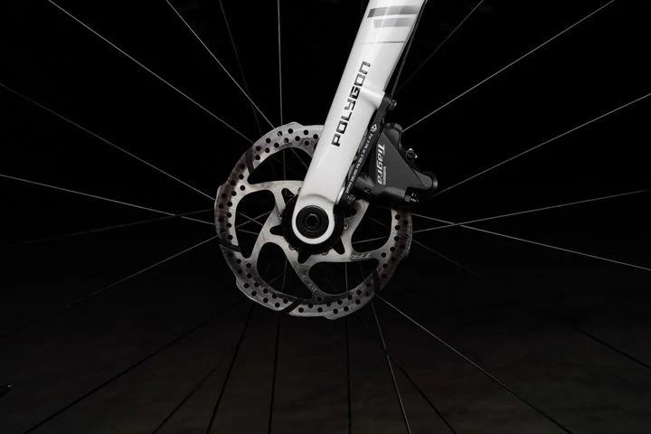 Polygon Strattos S4 Disc - Tiagra Alloy Road Bike - Image 6