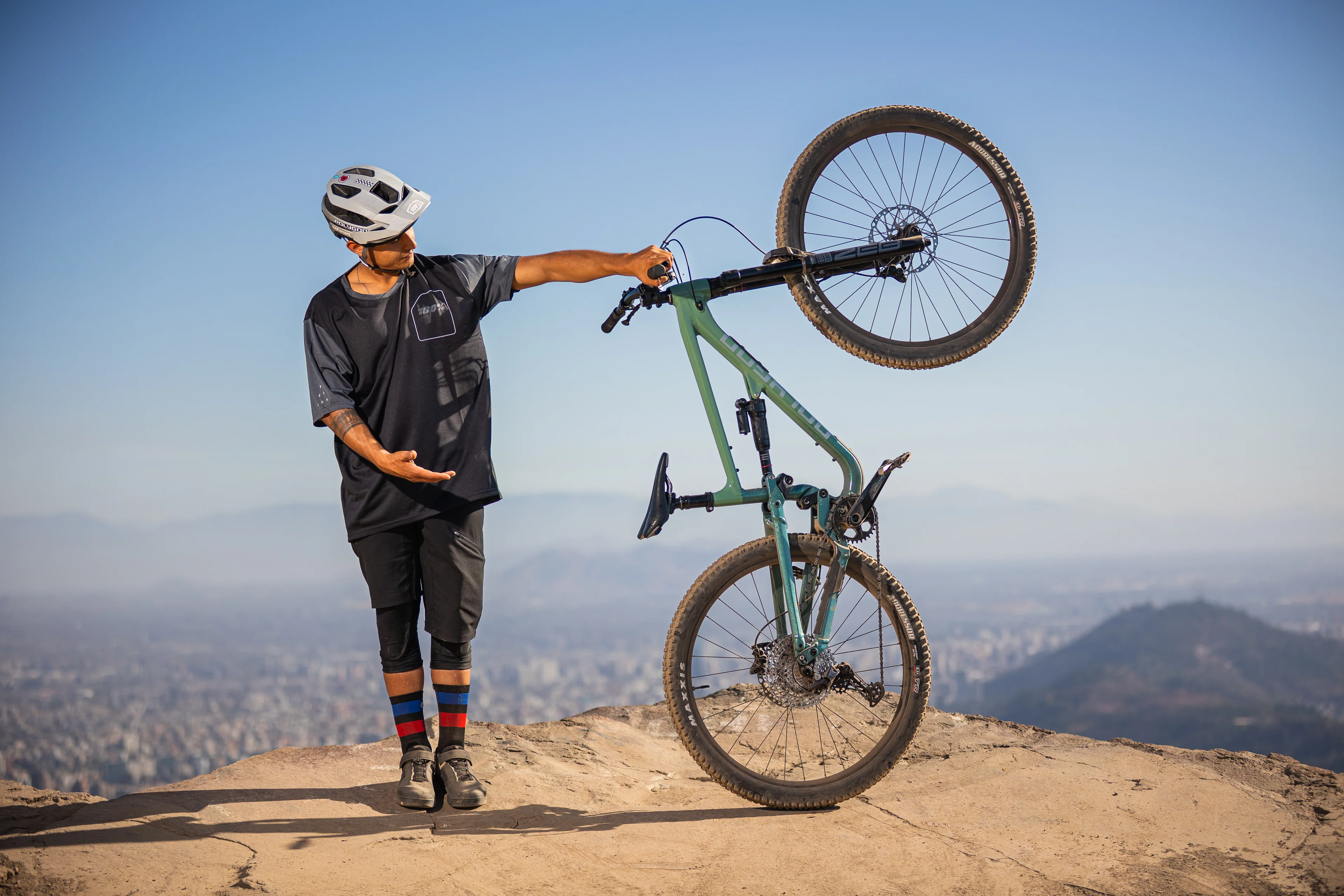 Polygon Collosus N7 - Enduro Mountain Bike - Image 15