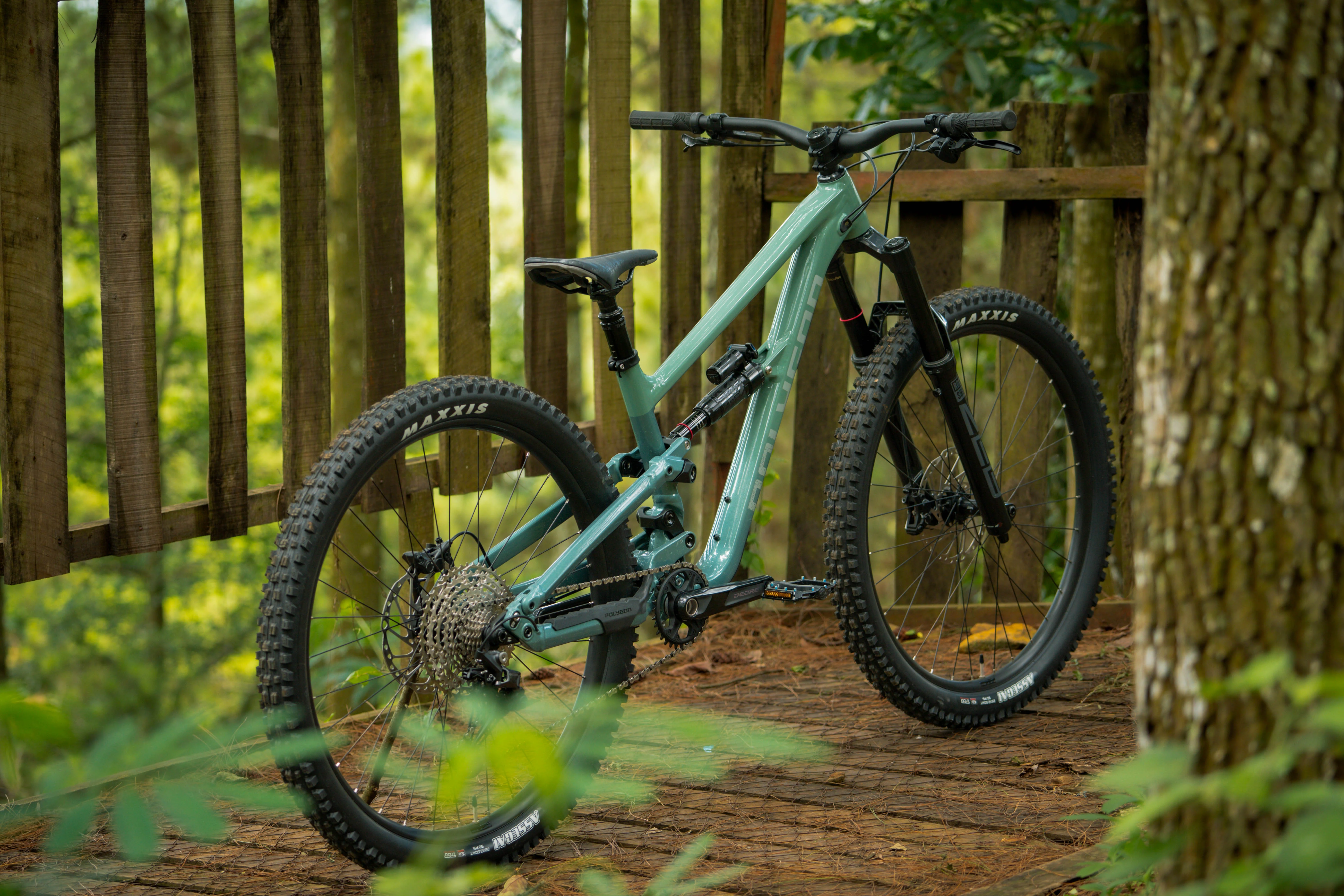 Polygon Collosus N7 - Enduro Mountain Bike - Image 5