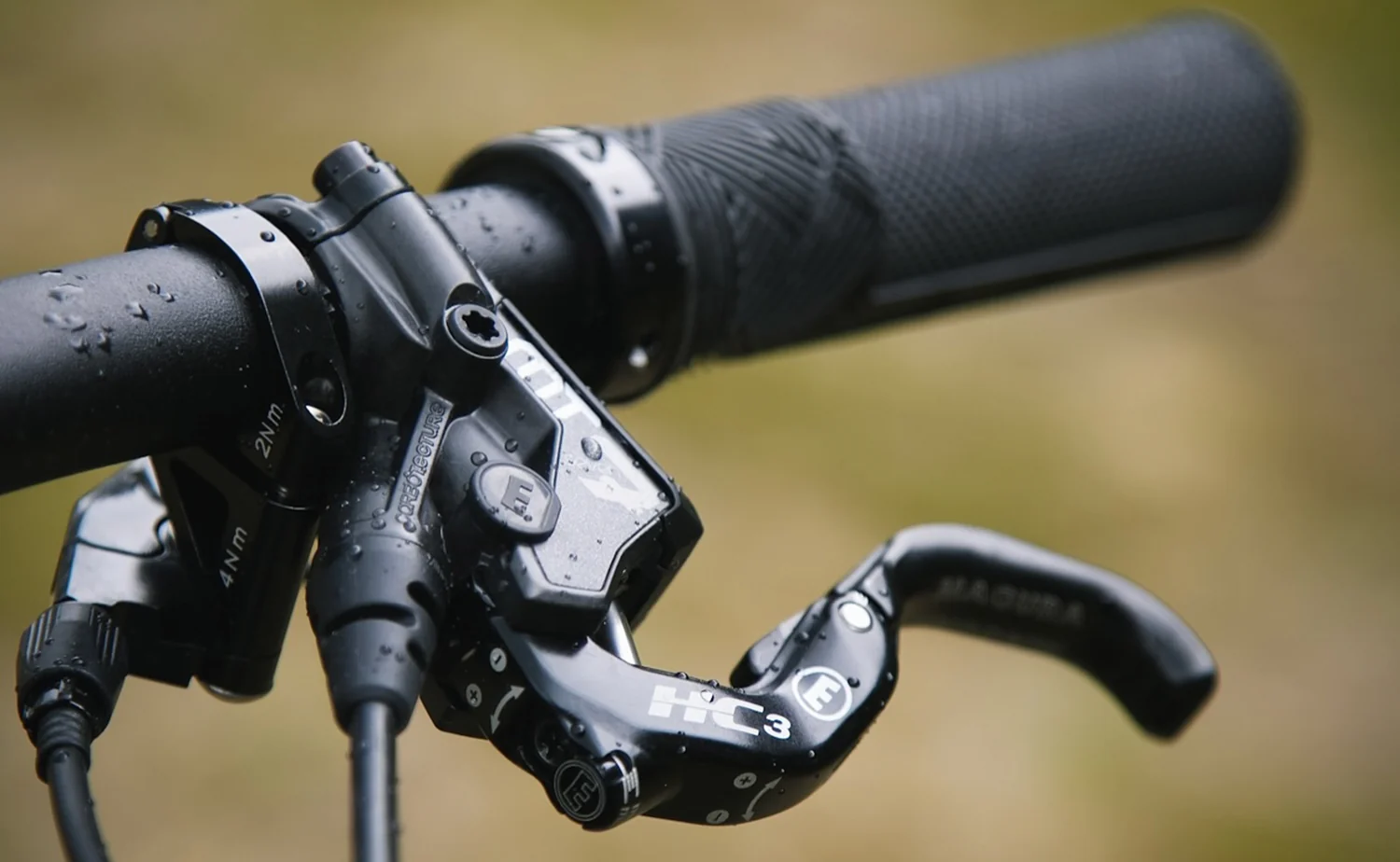 Polygon Collosus N8 Carbon - Enduro Mountain Bike - Image 11