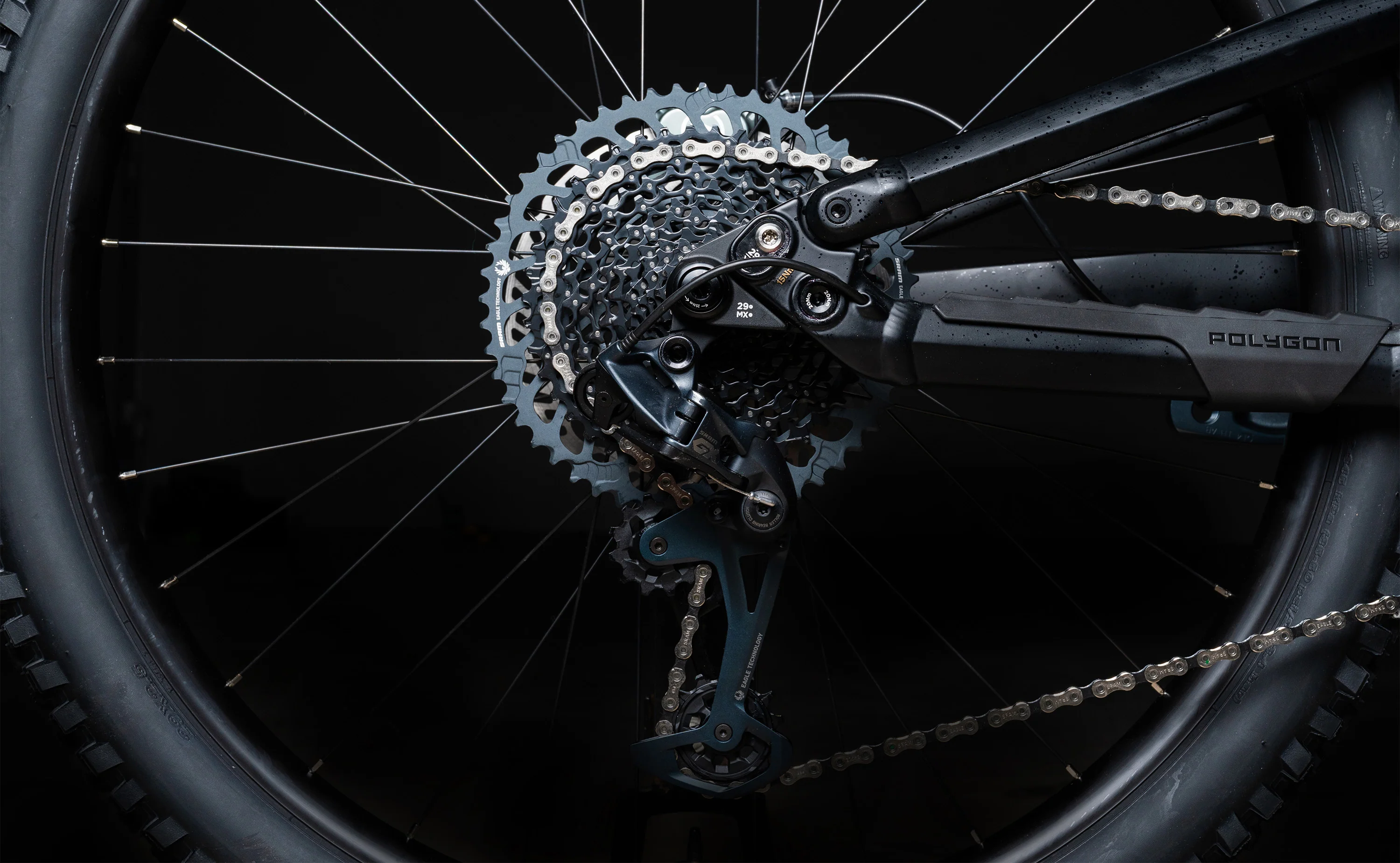 Polygon Collosus N8 Carbon - Enduro Mountain Bike - Image 16