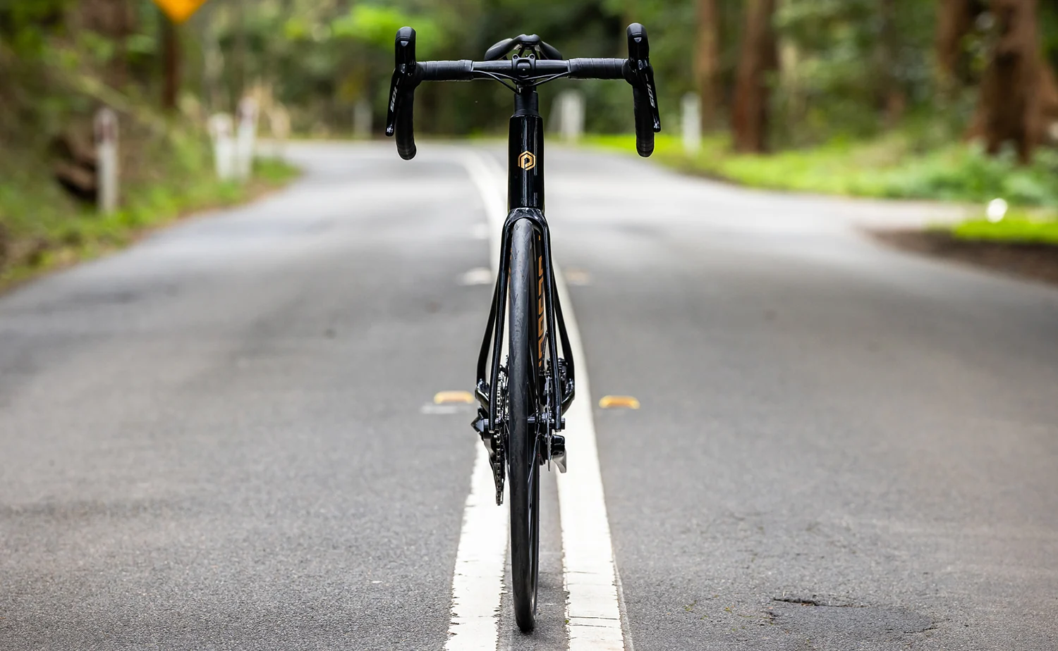 Polygon Strattos 7 - 105 Carbon Endurance Bike - Image 4