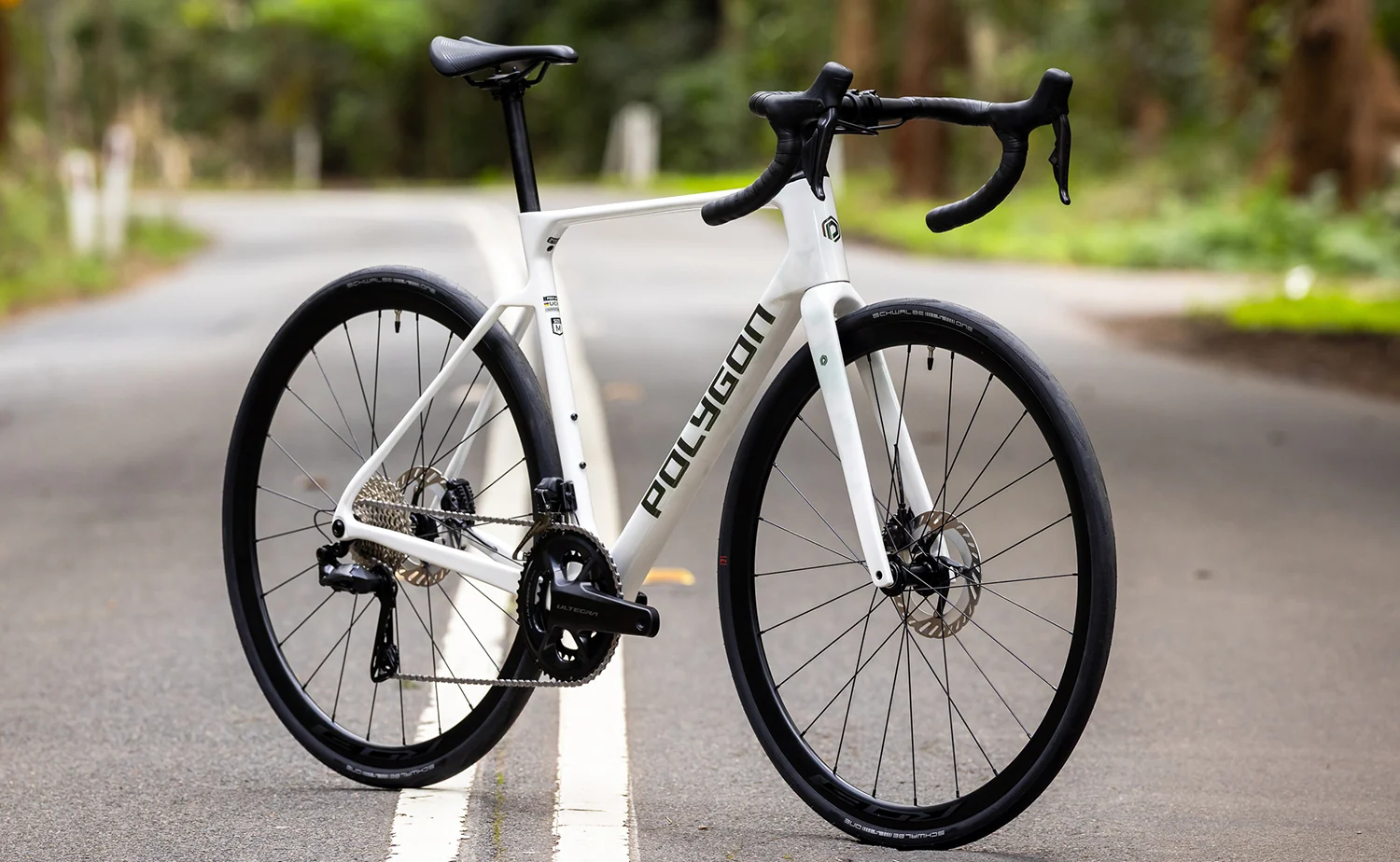 Polygon Strattos 8 - Ultegra Di2 Carbon Endurance Bike - Image 3