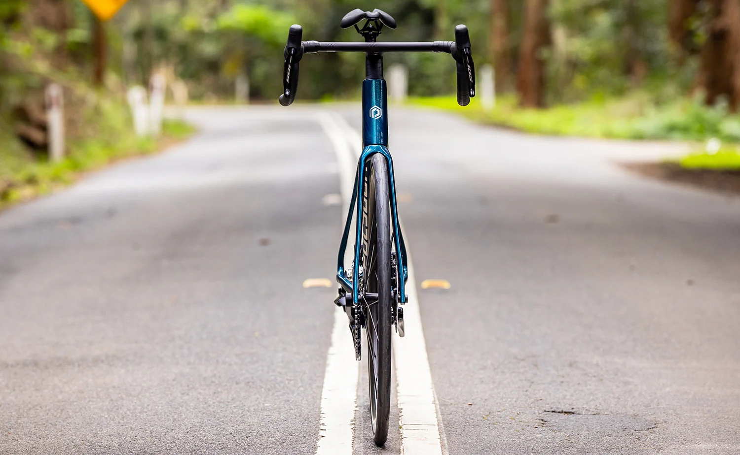 Polygon Strattos C7 - 105 Di2 Carbon Endurance Bike - Image 4