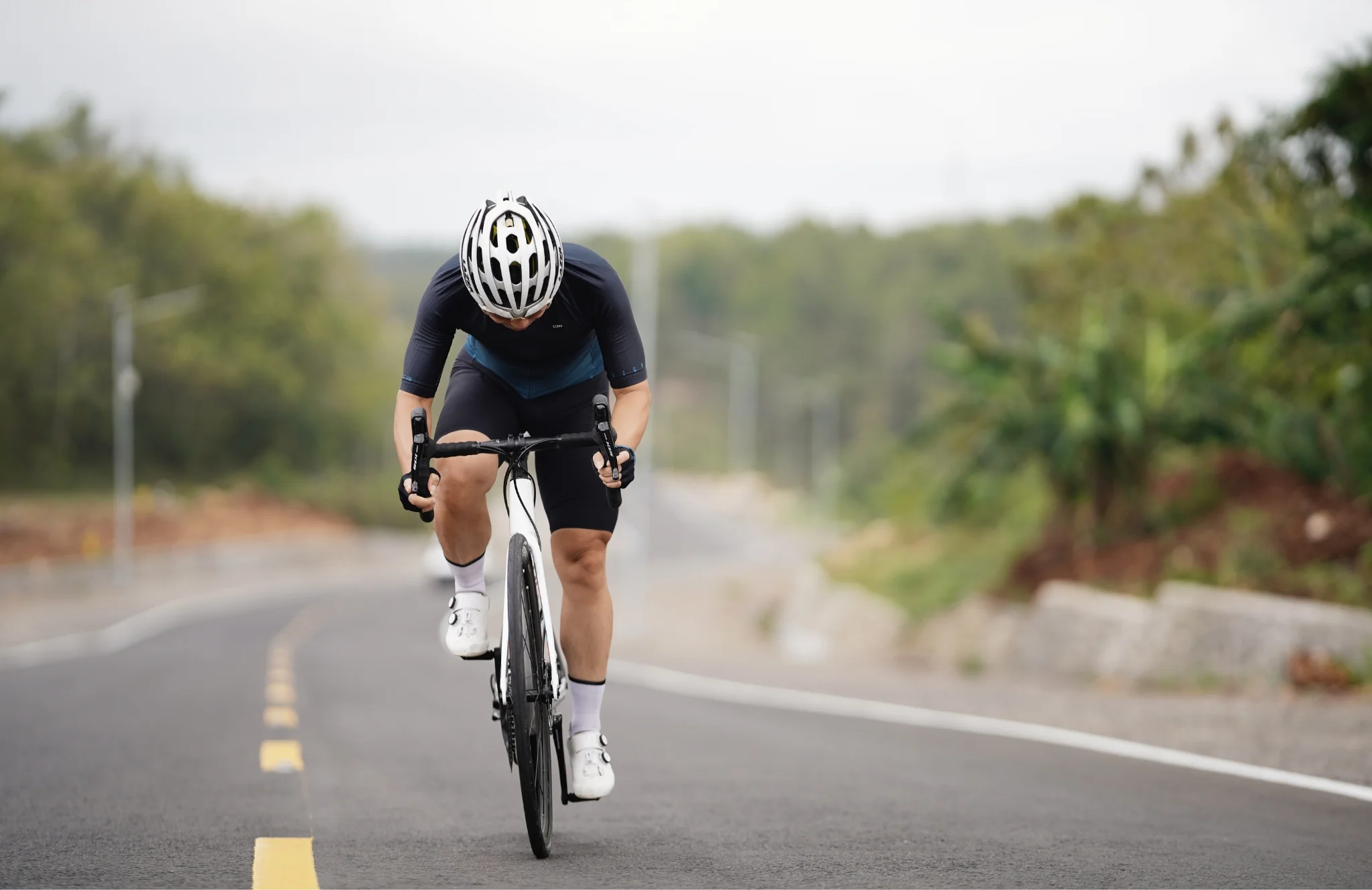 Polygon Strattos S5 Disc - 105 Alloy Road Bike - Image 6
